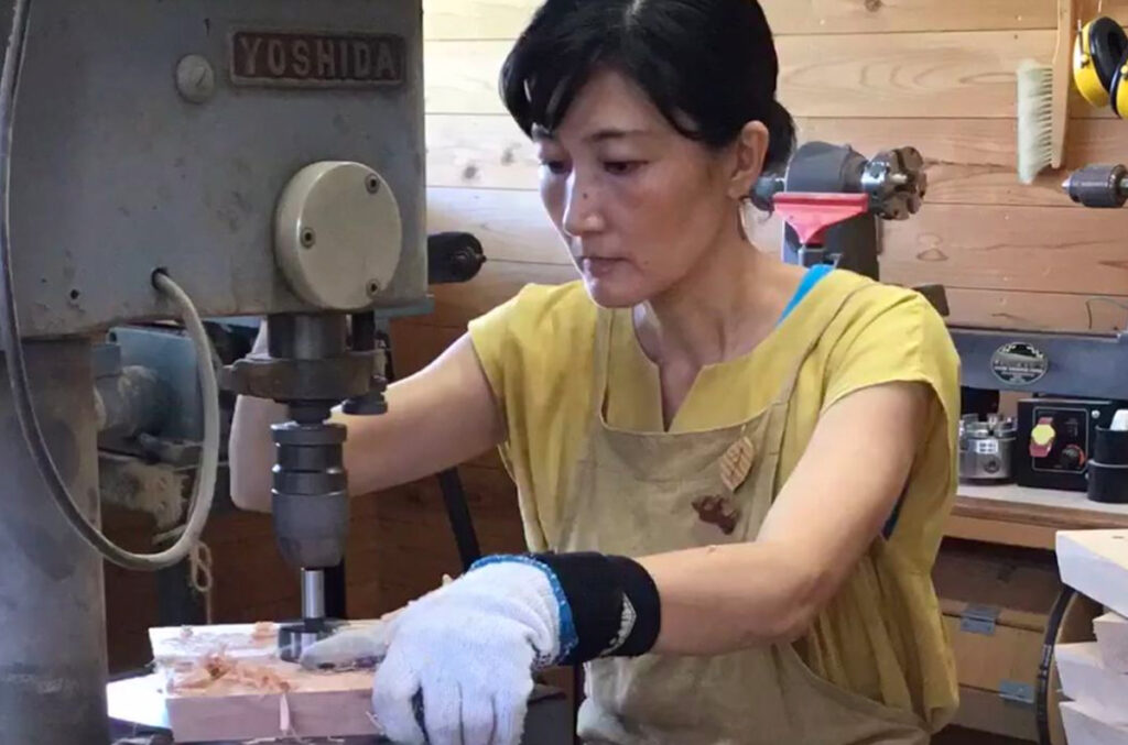 arumitoy 日本製の木のおもちゃを創っている