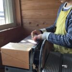 工房で制作中の、ちいさな木のオブジェ干支セット。午年の馬をモチーフに。